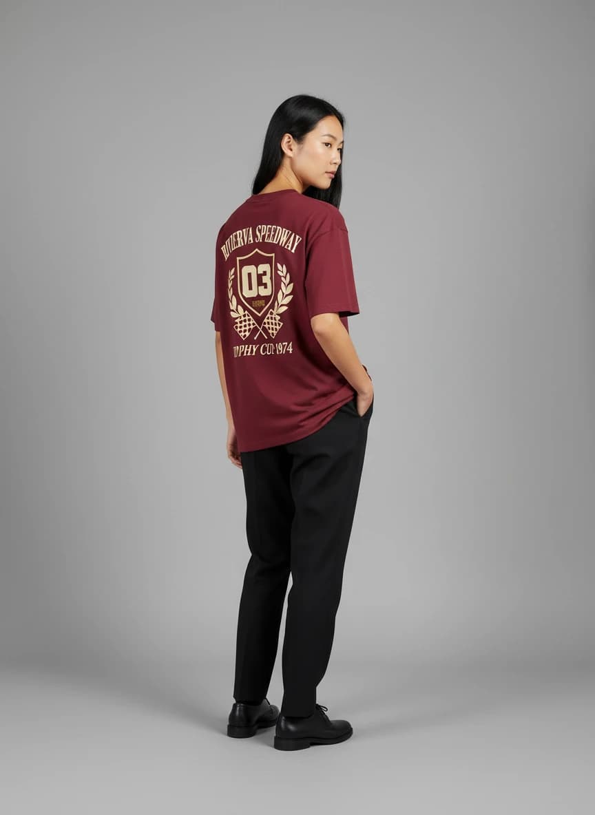 Broderie EVJF et EVG : t-shirt bordeaux Team Mariée porté de dos