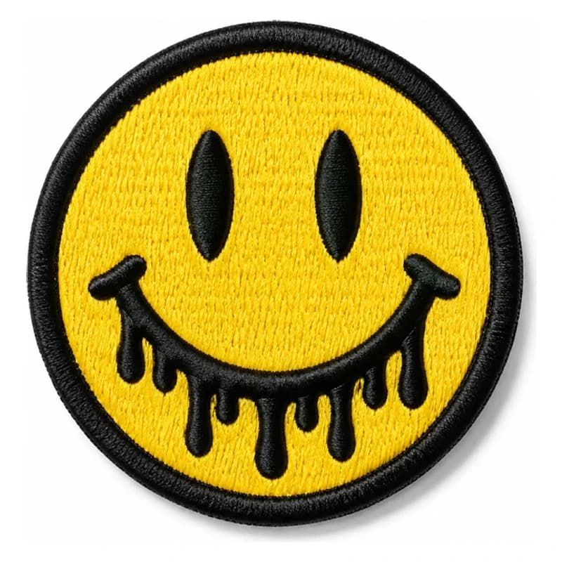 Écusson personnalisé brodé streetwear, smiley jaune aux coulures noires